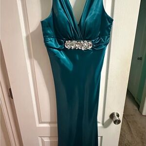 Elegant Teal Evening Gown